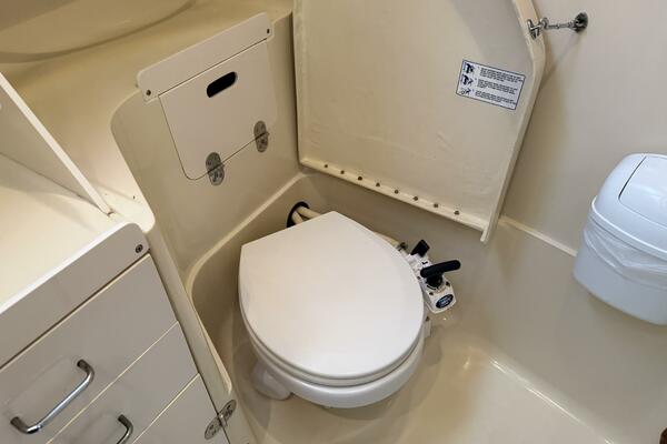 Treinta y Tres 33ft Hunter Yacht For Sale