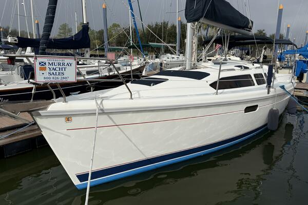 Treinta y Tres 33ft Hunter Yacht For Sale