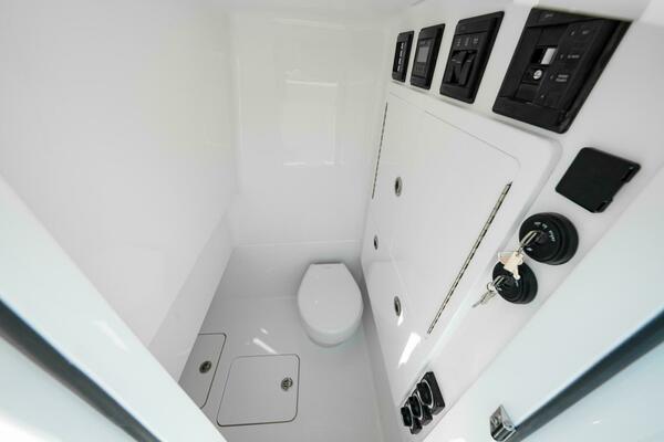 2025 Valhalla Boatworks 29 Center Console - Head