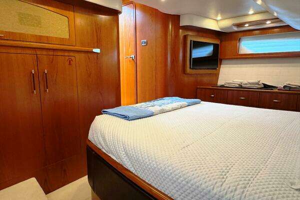 Tiara Yachts 5800 Sovran Yacht For Sale