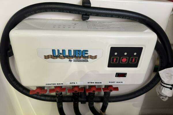 Tiara Yachts 5800 Sovran Yacht For Sale