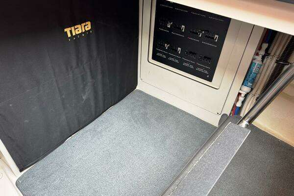 Tiara Yachts 5800 Sovran Yacht For Sale