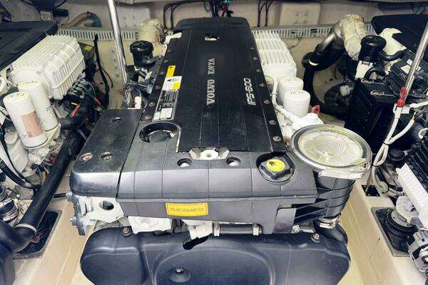 Tiara Yachts 5800 Sovran Yacht For Sale