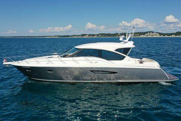 Photo of the 2014 Tiara Yachts 5800 Sovran