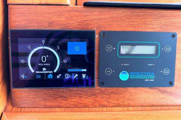 Tiara Yachts 5800 Sovran Yacht For Sale