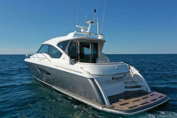 Photo of the 2014 Tiara Yachts 5800 Sovran