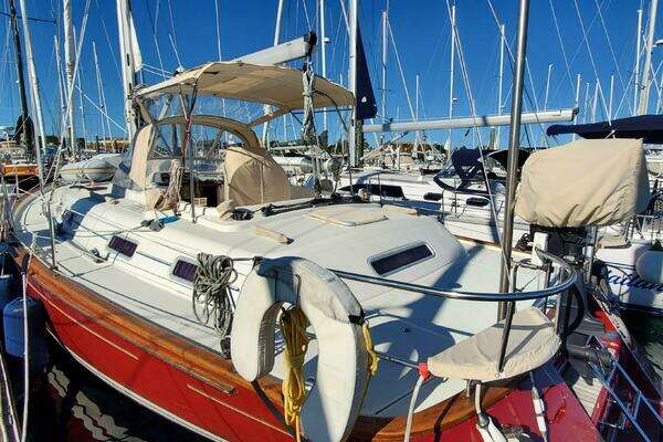 Photo of the 2001 Moody 42 Center Cockpit "Anikitos"