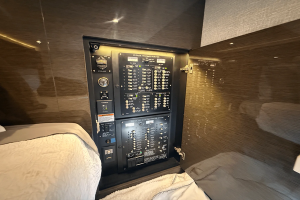 2020 Cruisers Yachts 50