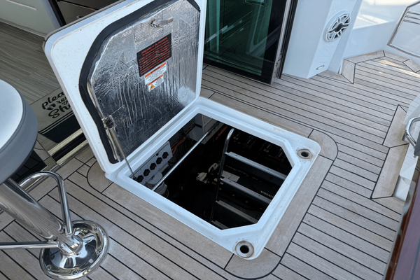 2020 Cruisers Yachts 50