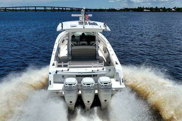 2018 Boston Whaler 38