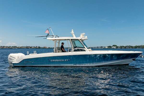 BOSTON WHALER - 380 OUTRAGE