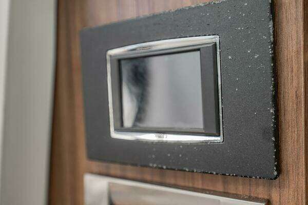 2018 Boston Whaler 38