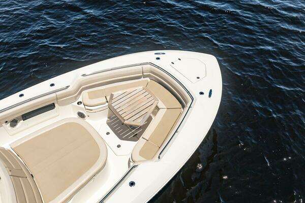 2018 Boston Whaler 38