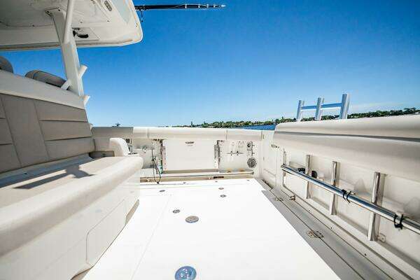 2018 Boston Whaler 38