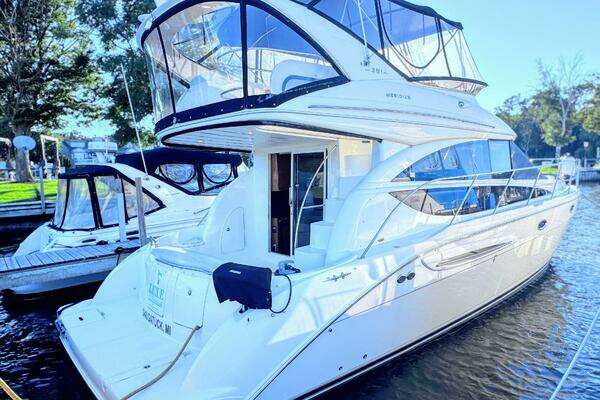 39-ft-Meridian-2007-391 Sedan-LUXE-Saugatuck Michigan United States yacht for sale
