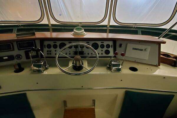 Photo of the 1987 Chris-Craft 362 Catalina