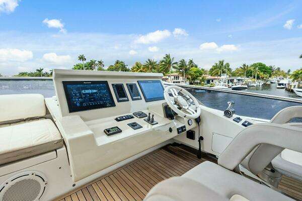 2017 Azimut 72