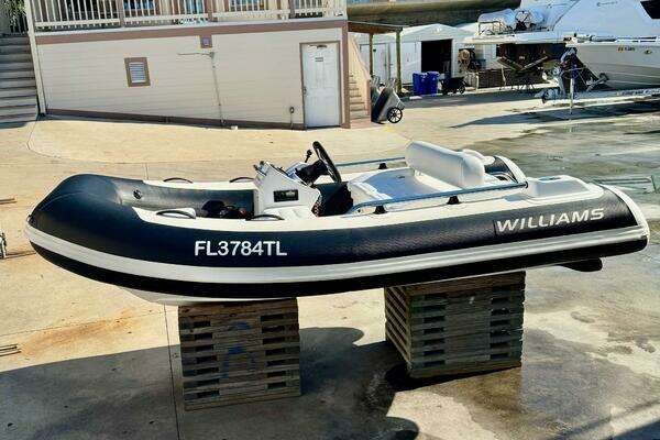 11-ft-Williams-2023-345 Sportjet-GYS Trade-Destin Florida United States yacht for sale