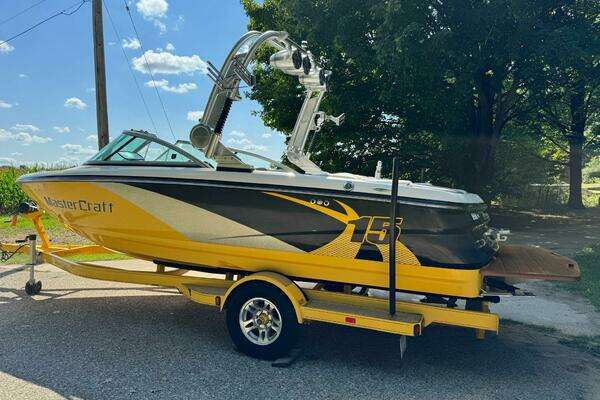 2012 Mastercraft 21