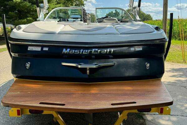 2012 Mastercraft 21