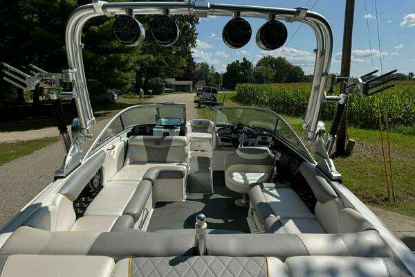 2012 Mastercraft 21