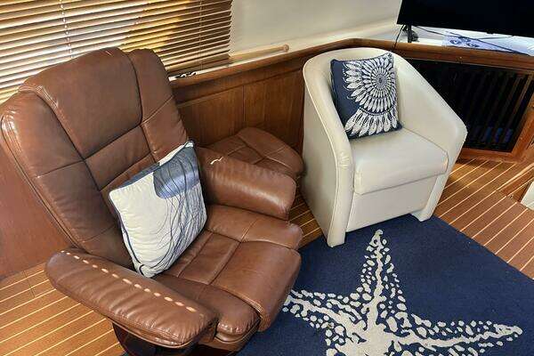 Photo of the 1995 Carver 440 Aft Cabin "Grace"