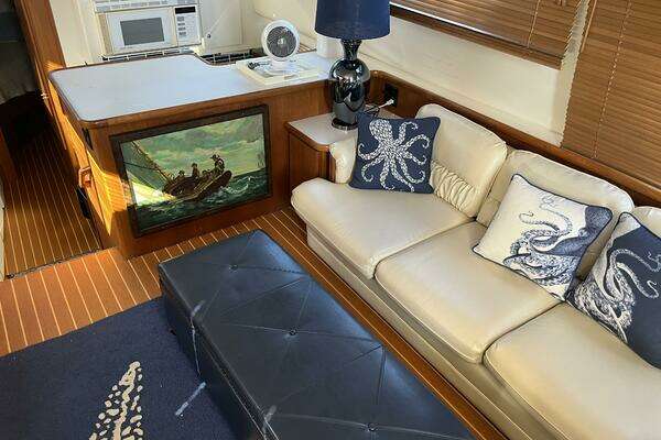 Photo of the 1995 Carver 440 Aft Cabin "Grace"