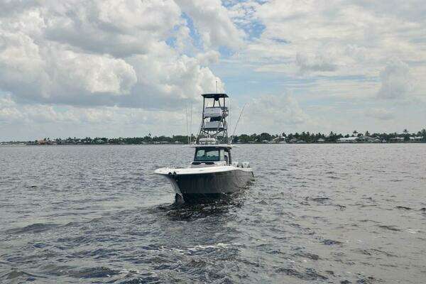 Photo of the 2020 HCB 53 Suenos "Title Wave"