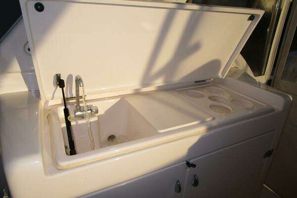 2003 Tiara Yachts 52