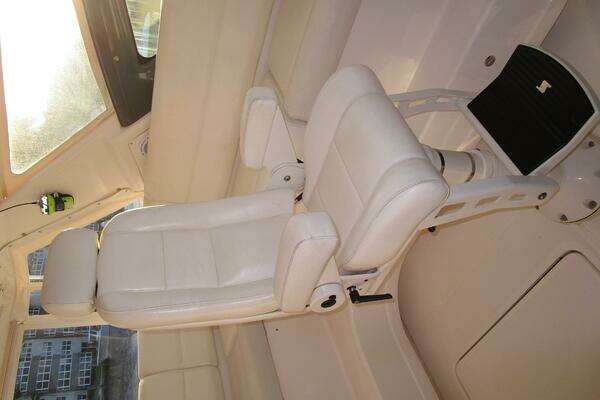 2003 Tiara Yachts 52