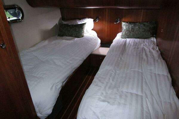 2003 Tiara Yachts 52