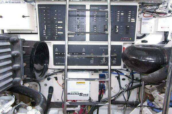 2003 Tiara Yachts 52