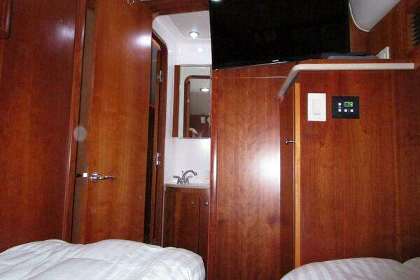 2003 Tiara Yachts 52