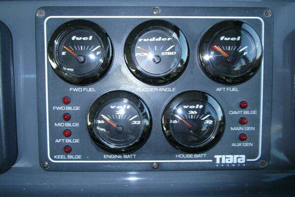 2003 Tiara Yachts 52