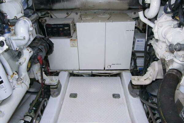 2003 Tiara Yachts 52