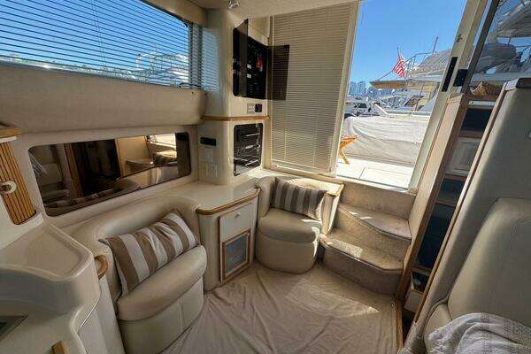 Photo of the 1994 Sea Ray 440 Express Bridge "PEARL"