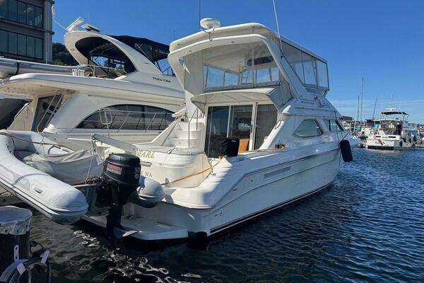 Photo of the 1994 Sea Ray 440 Express Bridge "PEARL"
