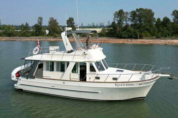 42-ft-North Pacific-2011-38 Sedan-RAVEN SONG Vancouver  Canada  yacht for sale