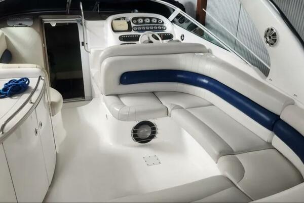 32ft Powerquest Yacht For Sale