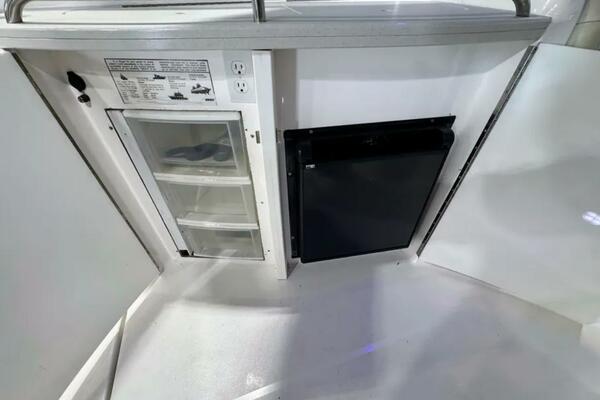 32ft Powerquest Yacht For Sale