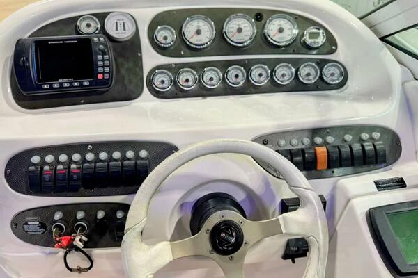 32ft Powerquest Yacht For Sale