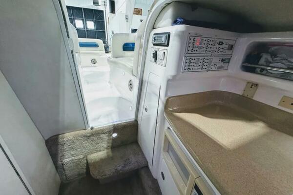 32ft Powerquest Yacht For Sale