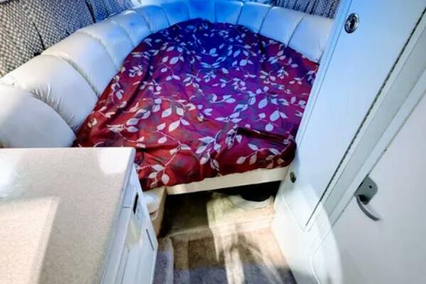 32ft Powerquest Yacht For Sale