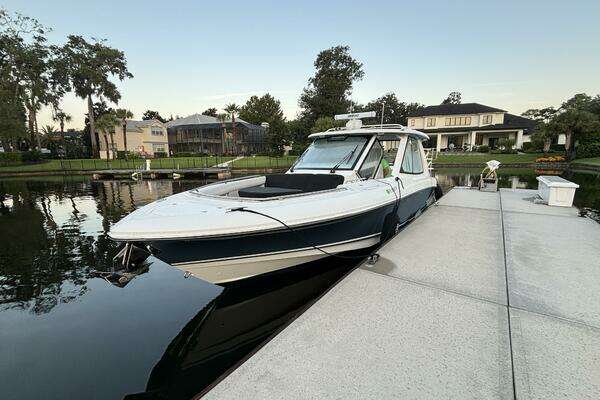 38-ft-Boston Whaler-2023-380 Realm- Fort Lauderdale Florida United States  yacht for sale