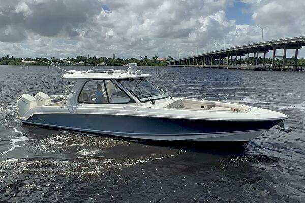 38-ft-Boston Whaler-2023-380 Realm-Stuart Florida United States yacht for sale