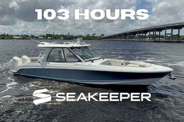 BOSTON WHALER - 380 Realm