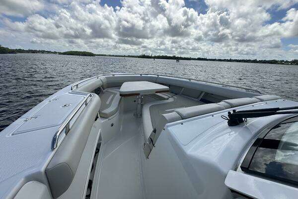 2023 Boston Whaler 38