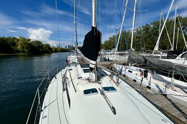 37ft C amp C Yacht For Sale