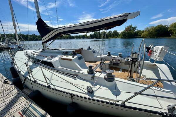 37ft C amp C Yacht For Sale