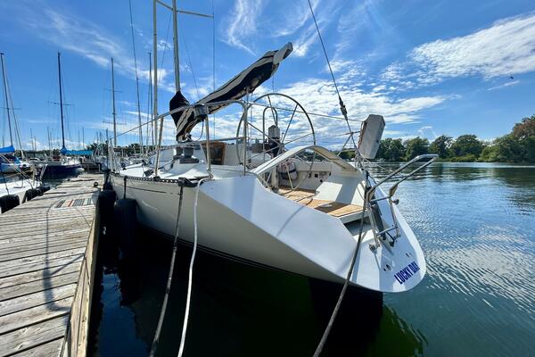 37ft C amp C Yacht For Sale